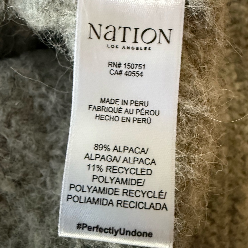 Giftable - Gray Sweater - Picture 11 of 12